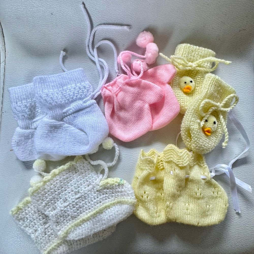 Knit Baby booties and Baby mittens